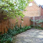 Stunning Central Windsor Town House With Parking
