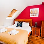 E2M Stays The Elizabeth 4Bed House Windsor , Legoland