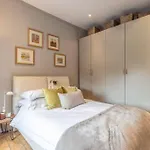Stylish 2-Bed House With Office And Private Garden