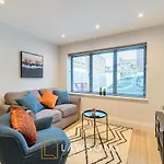 Chic Living By Lawsons