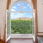 Cosy Home In Central Windsor & Free Parking