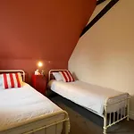 Incredible 3 Bedrooms Windsor Home, Free Parking - A Blend Of Luxury And Character - Incredible Location - Windsor Castle, Ascot, Legoland, Heathrow Airport