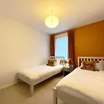 Charming Windsor Cottage, Incredible Location, Castle Doorstep