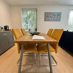 Spacious & Light 2Bed, 2Bath In The Heart Of Windsor