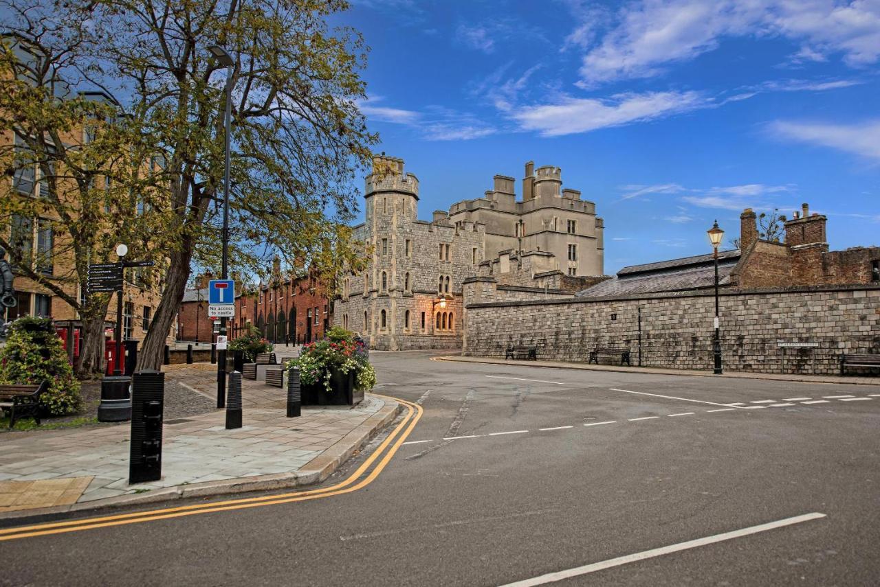 Elegant Close To Castle