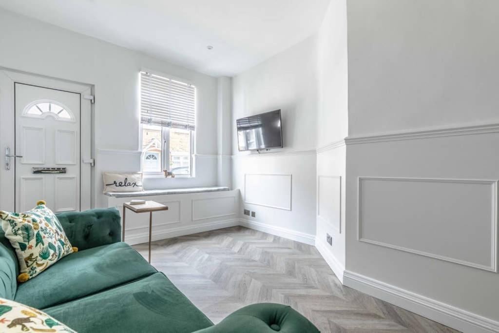Charming In - Walk To Castle &shops! * Windsor