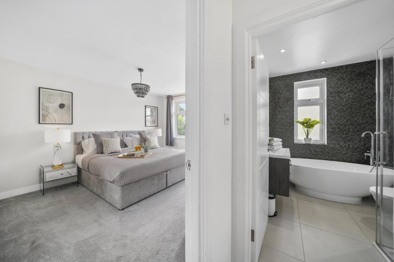 Clarence House-windsor-parking-5 Bed Villa *