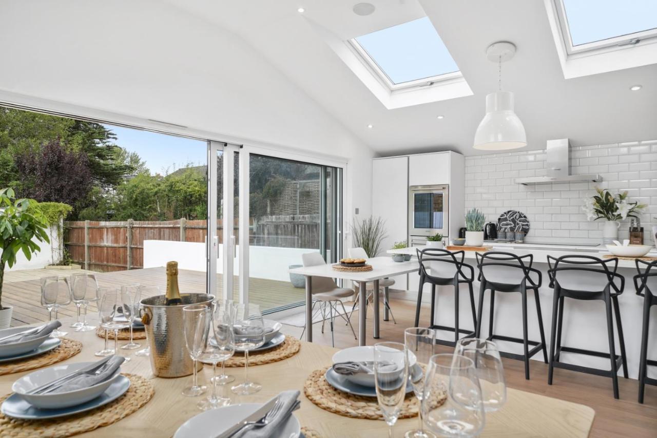 Clarence House-windsor-parking-5 Bed Villa *