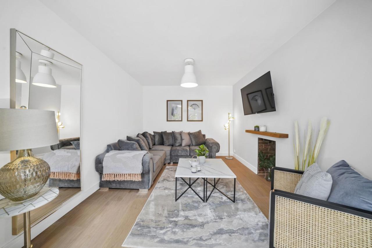 Villa Clarence House-windsor-parking-5 Bed