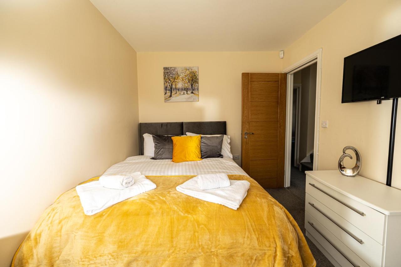 Holiday home Stunning 4 Bedroom Spacious Modern House Windsor
