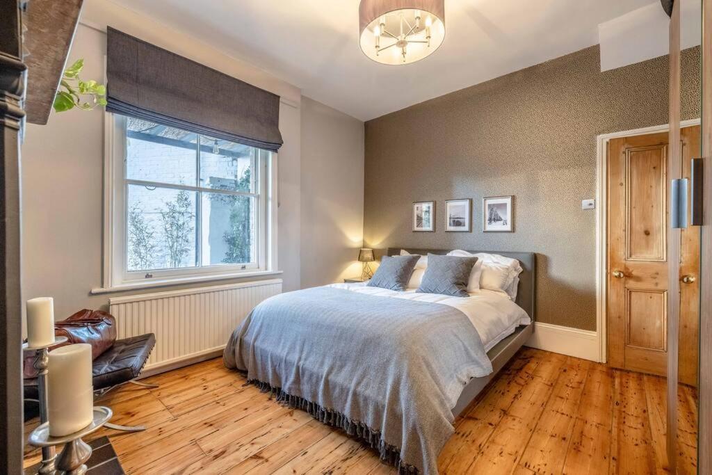 Apartment Couples Retreat - The Long Walk, Castle *
