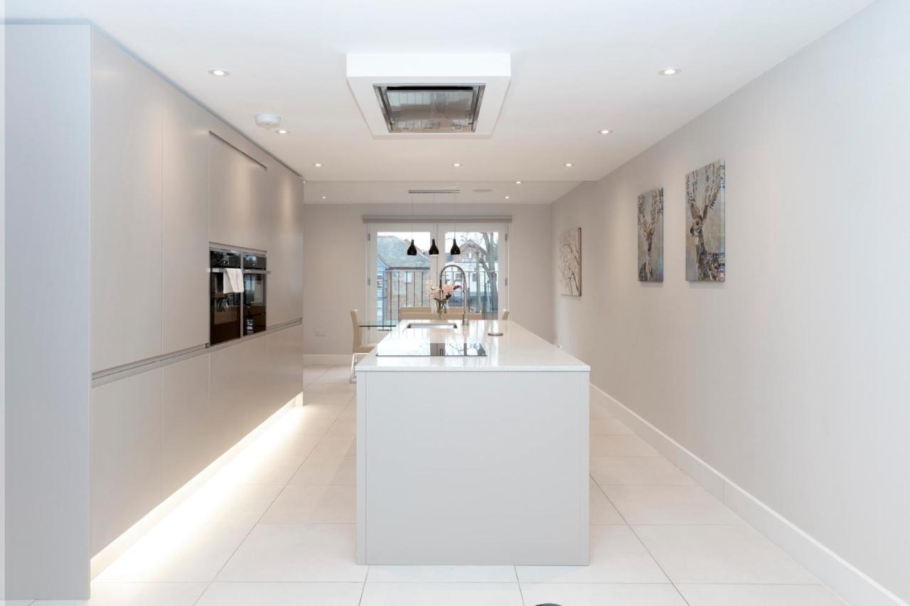 Holiday home Stunning Town House With Parking