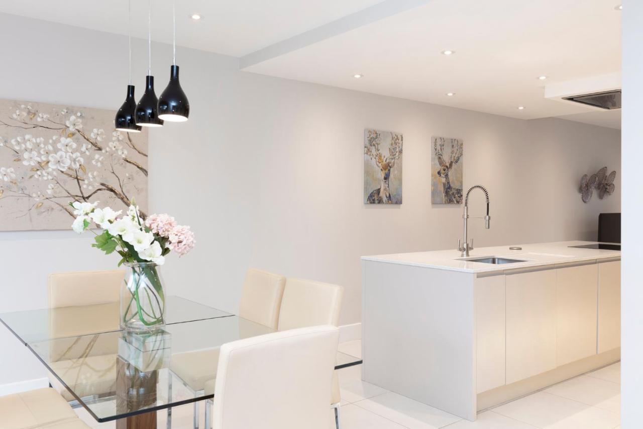 Stunning Town House With Parking Holiday home