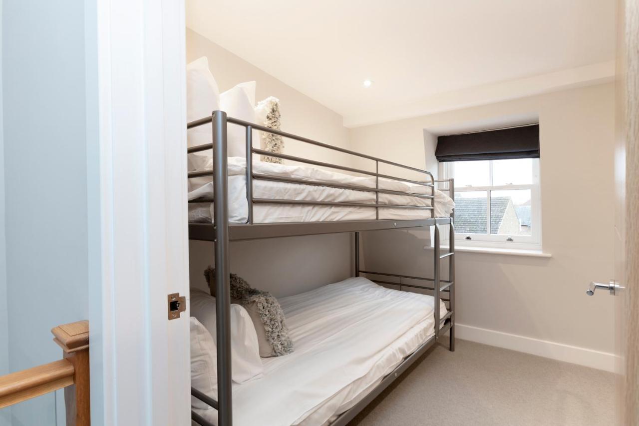 Stunning Town House With Parking Holiday home Windsor