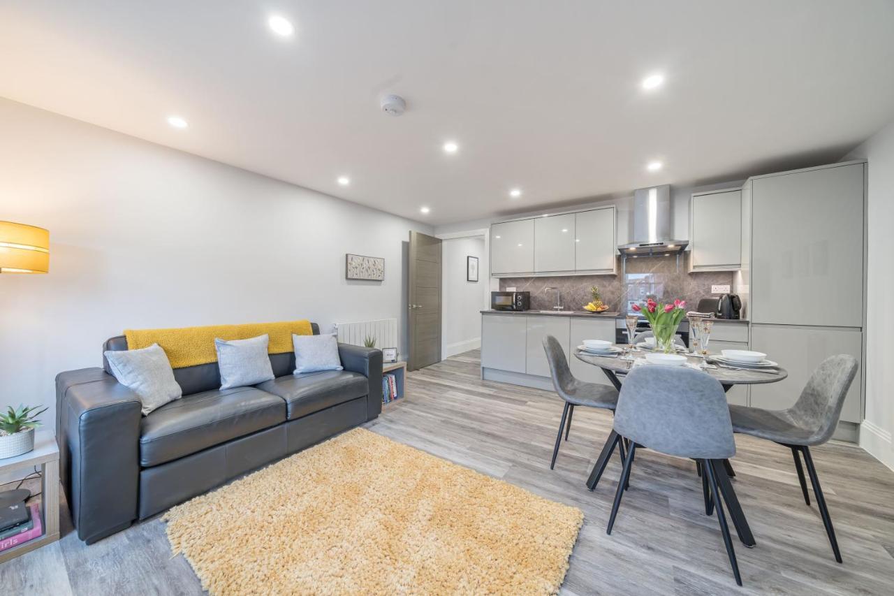 Boutique Living By Lawsons