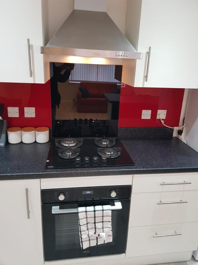 2 Bedroom Flat With Free Parking Windsor