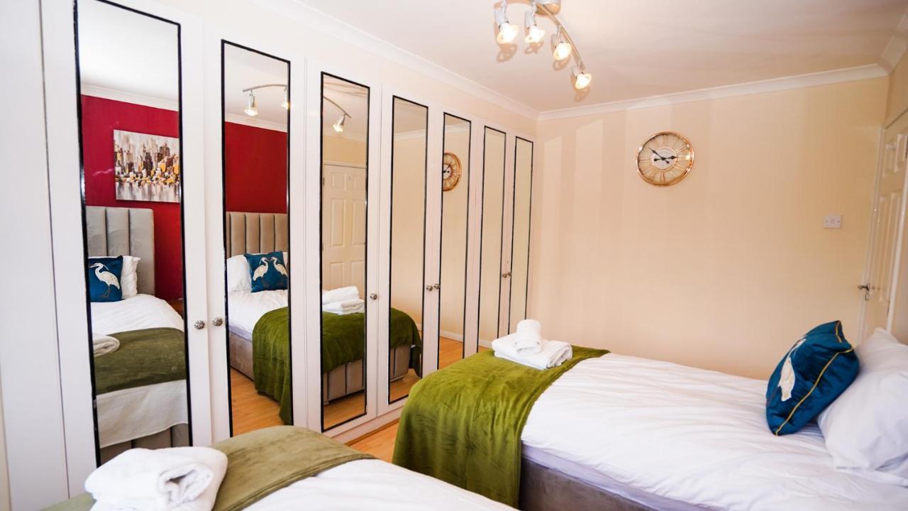 Holiday home E2m Stays The Elizabeth 4bed House , Legoland Windsor