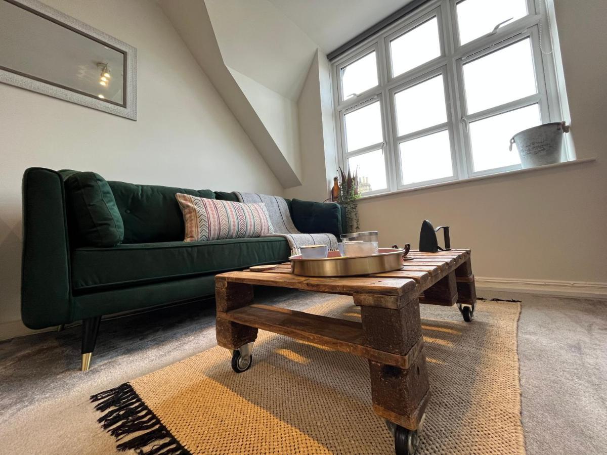 Hidden Gem With Free Parking Apartment Windsor