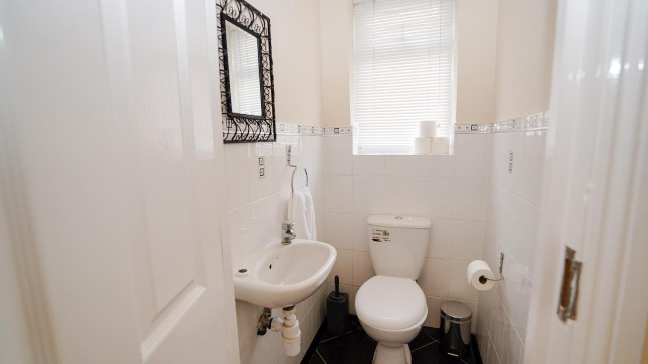 E2m Stays The Elizabeth 4bed House , Legoland Holiday home