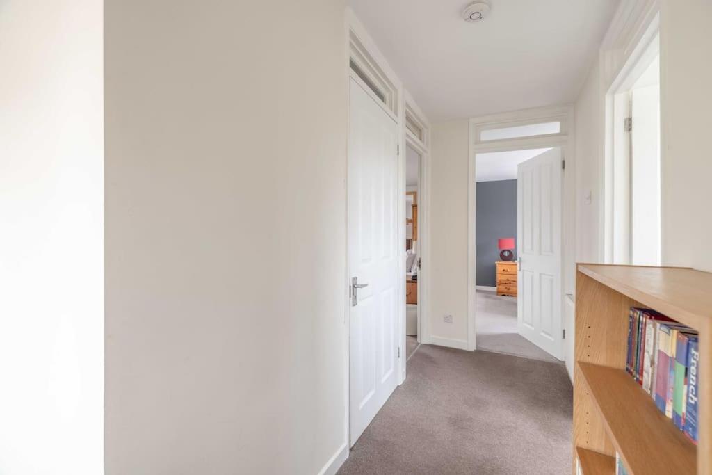 3-bed Family With Parking & Large Garden Holiday home