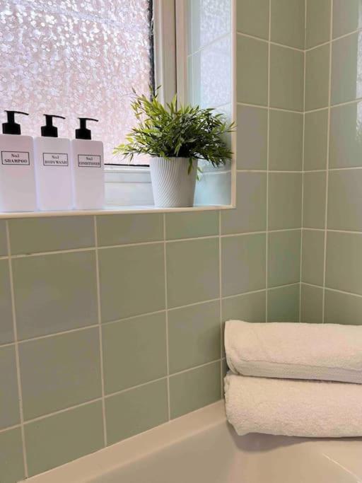 Gate Retreat: 2-bed With Parking Apartment