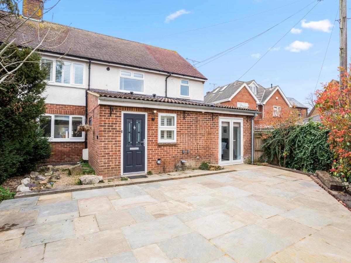 Large Modern Family Holiday home Windsor