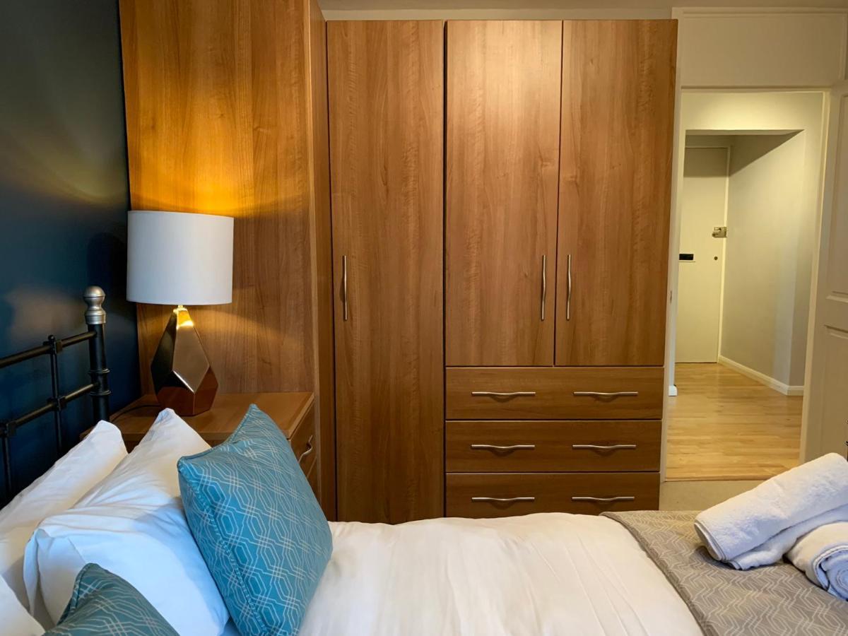 Two-bedroom In Apartment *