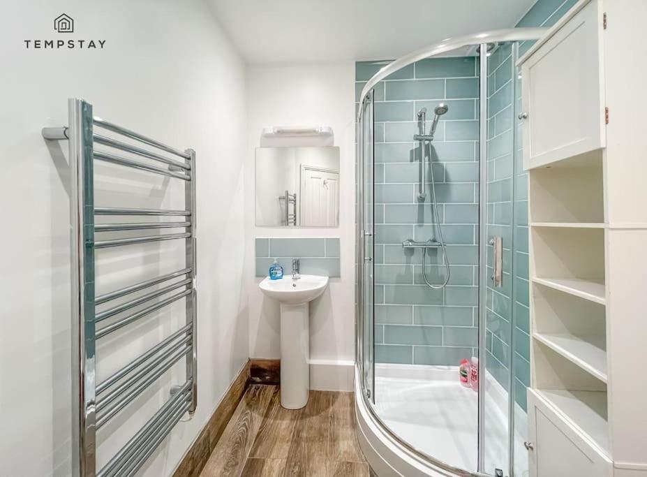 Cosy In & Free Parking Apartment Windsor