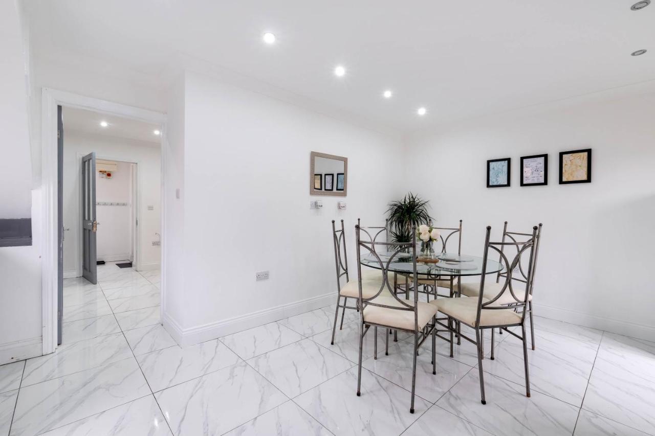 3 Bedroom House With Parking In - Family And Contractor Friendly * Windsor