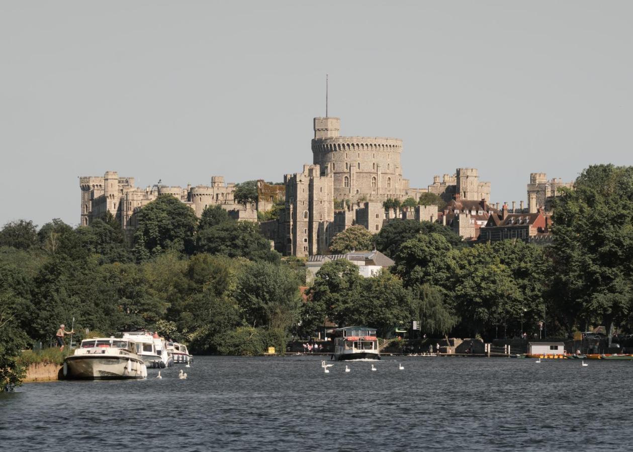 Queen Annes Court Luxury On High Street Windsor