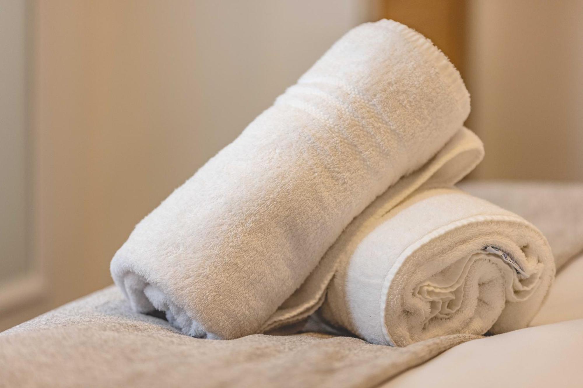 Stylish 5 Min Walk To Castle Apartment *