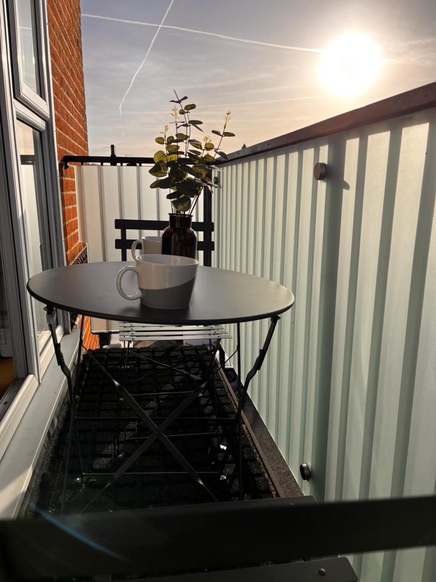 Apartment Central Windsor, Kingsize One Bedroom, Lounge, Terrace & Private Parking