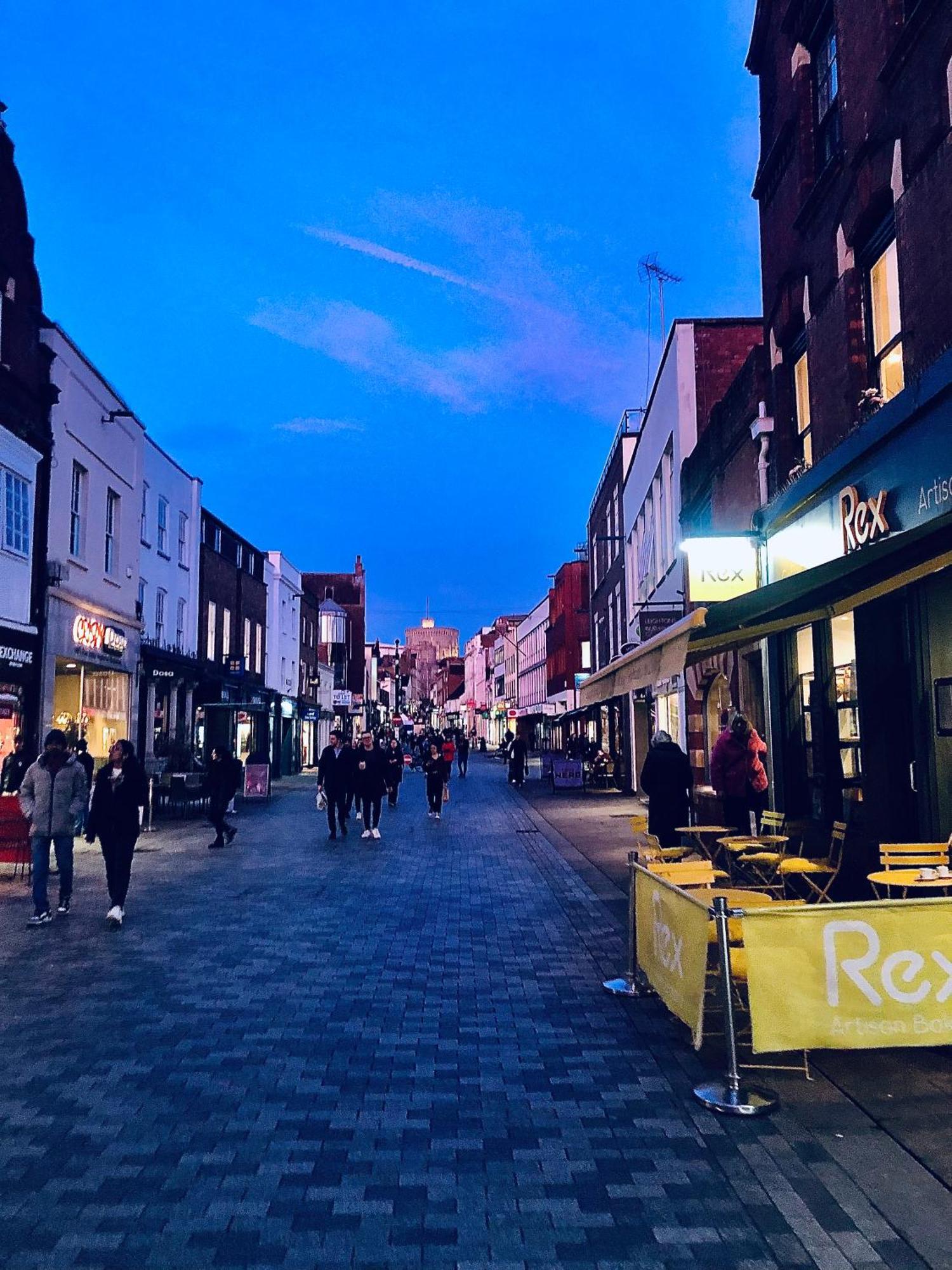 One Bed In Town Centre, 5 Min Walk To The Castle!! Apartment