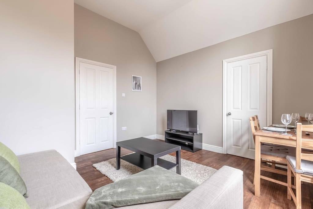 Apartment Cosy , Parking Windsor