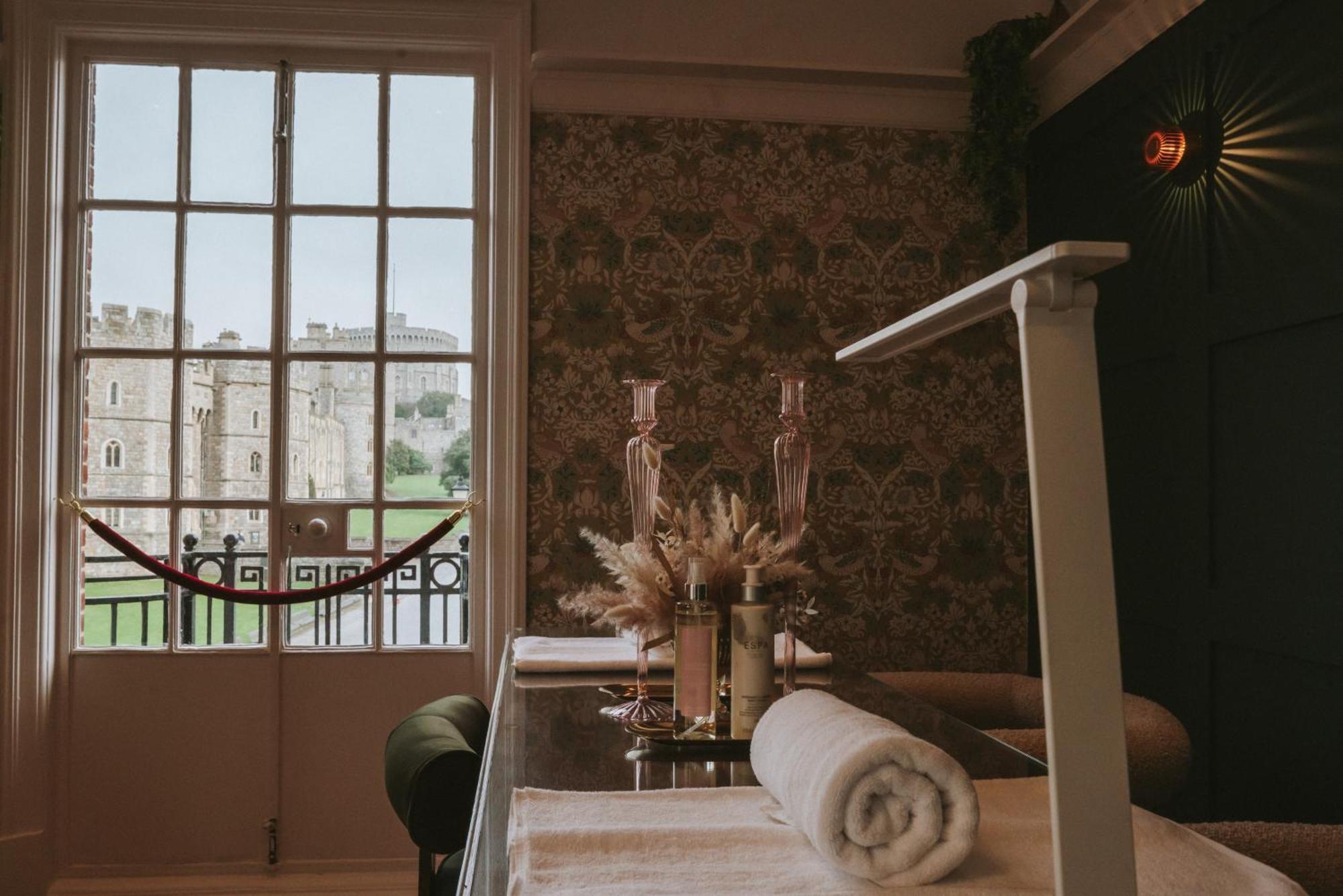 Luxury, Castle View Apartment! Free , Town Centre *