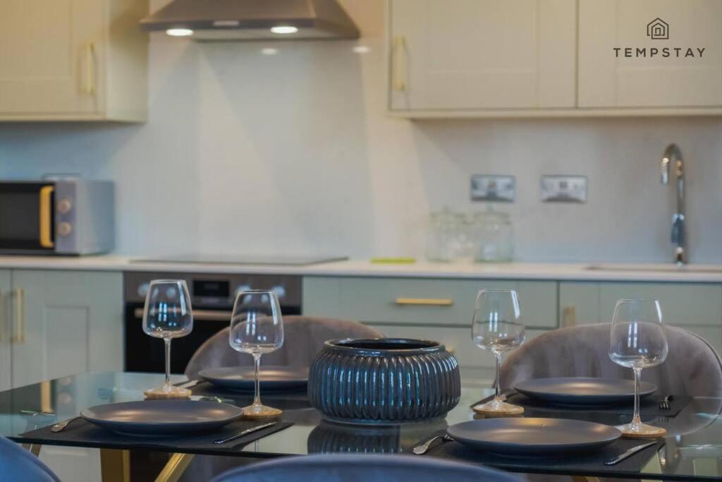 Stylish 2 Bed 2 Bath - Allocated Parking Apartment *