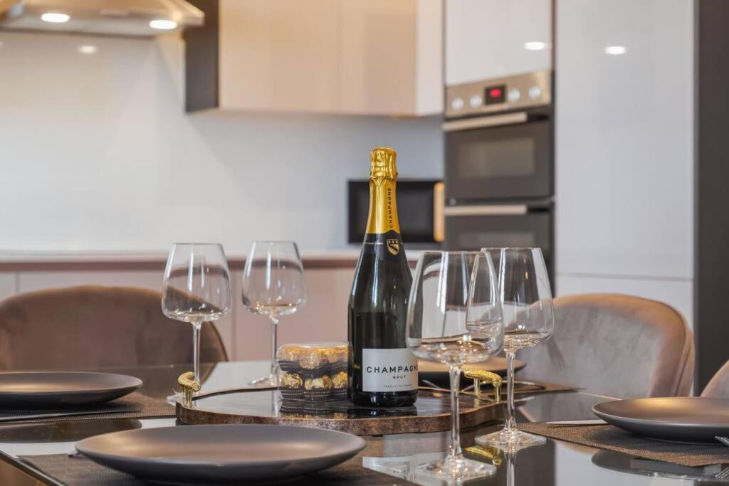 Apartment Luxury Penthouse - Castle Views - 2 Bed & Parking *