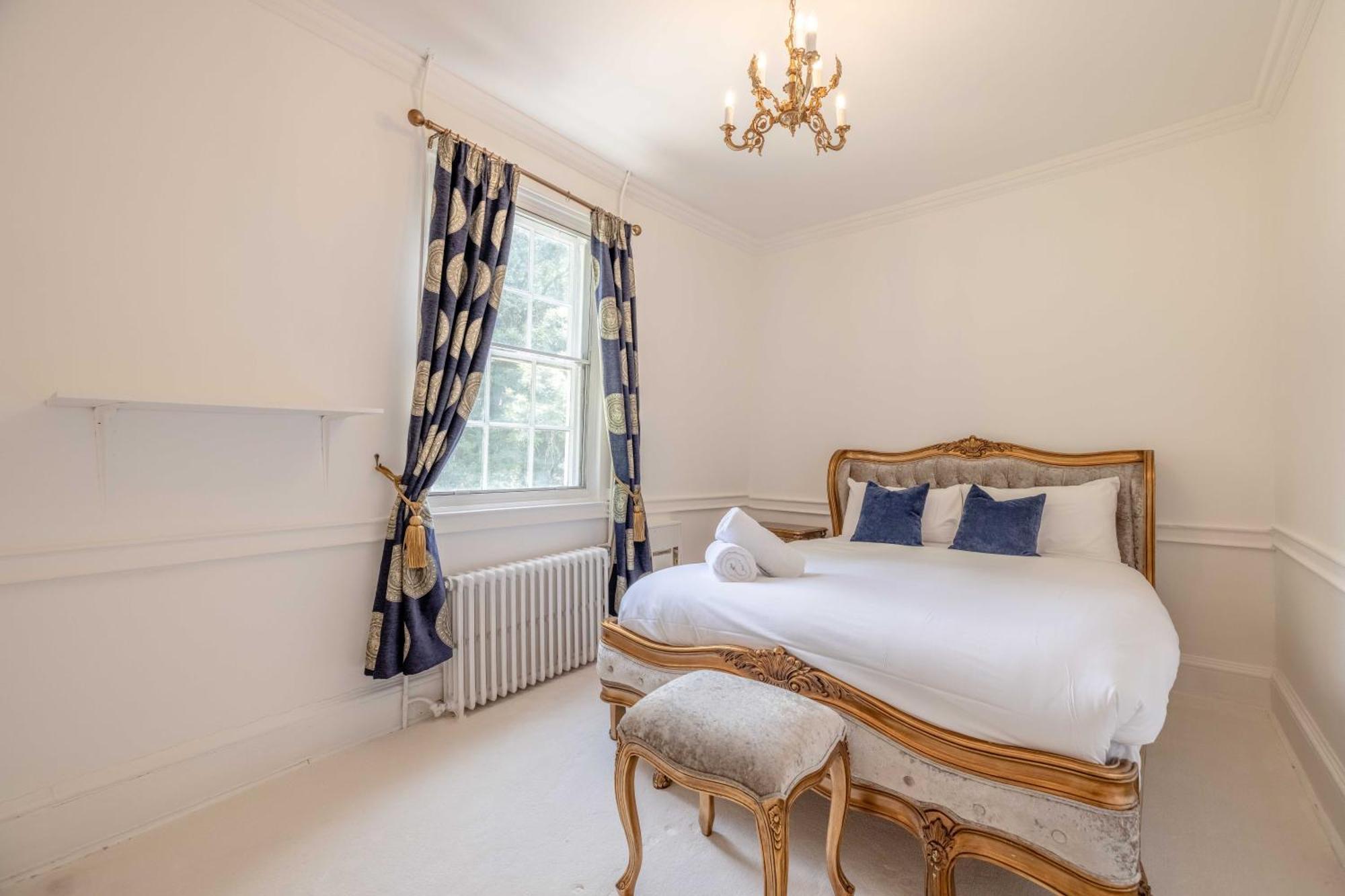 Holiday home Royal Grand Manor House Windsor