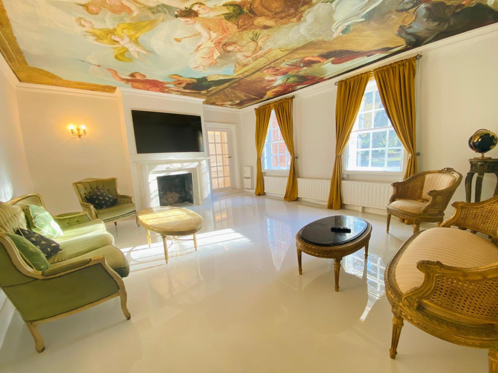 Royal Grand Manor House