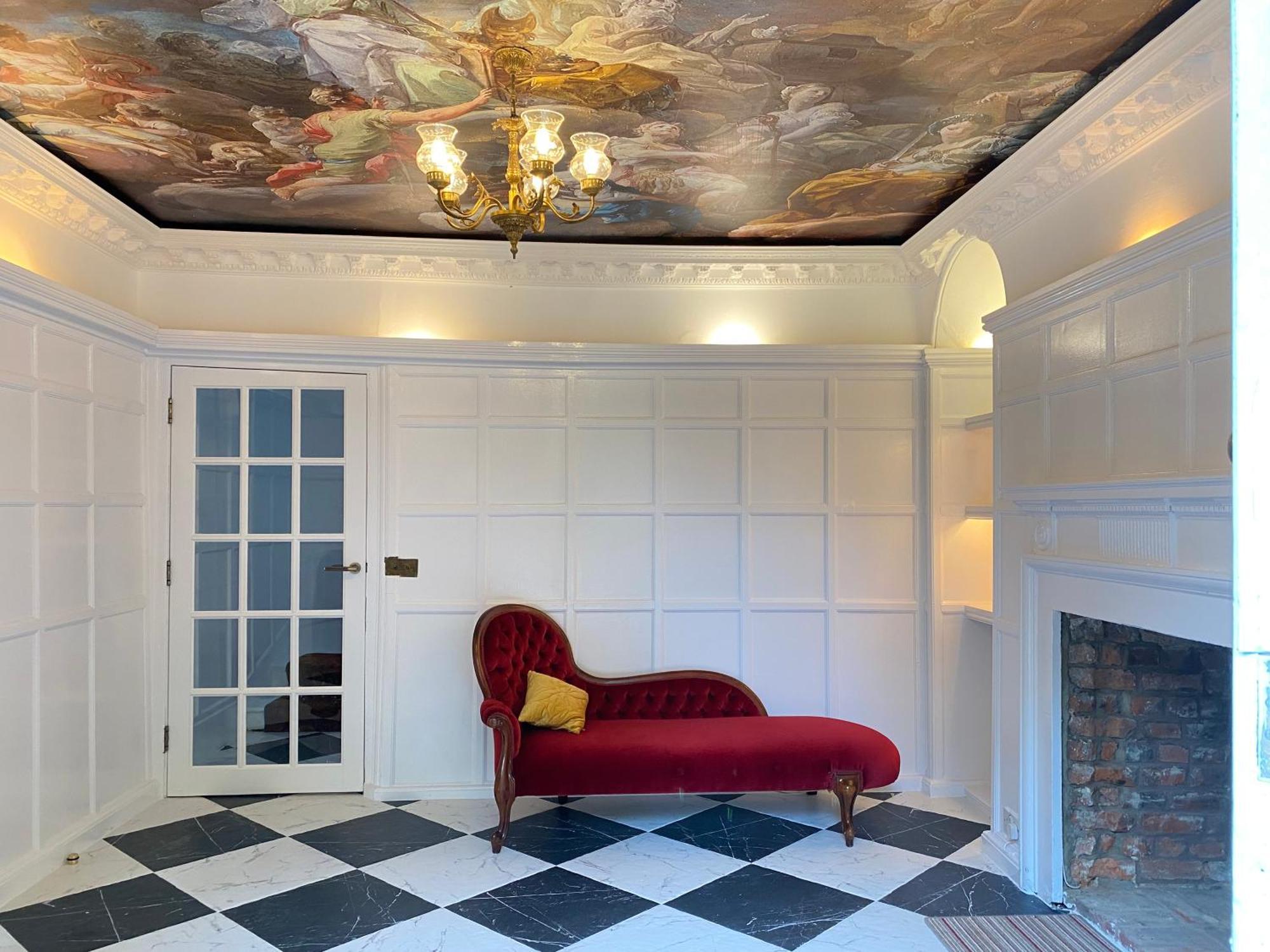 Royal Grand Manor House Holiday home *