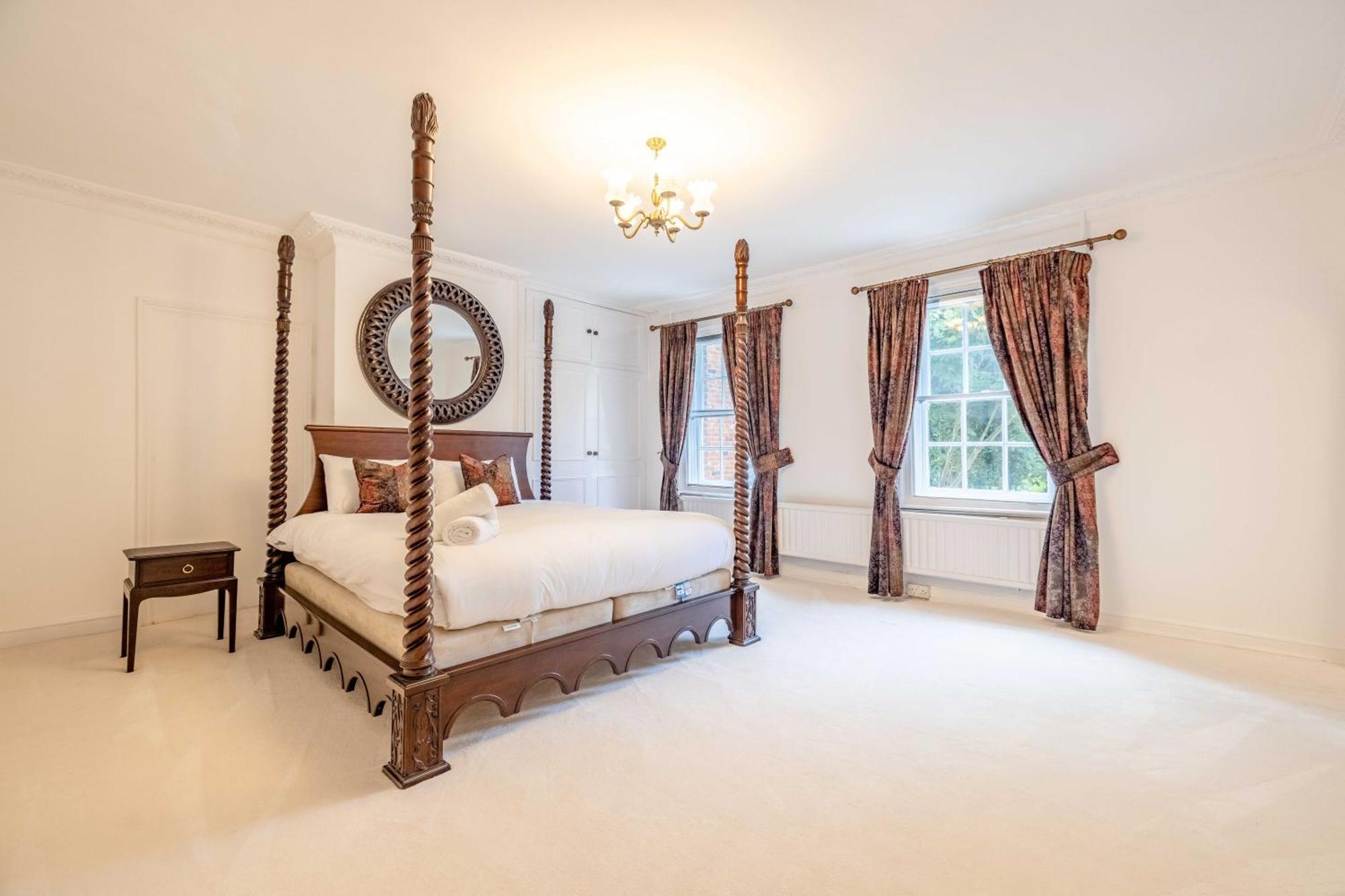 Royal Grand Manor House Holiday home