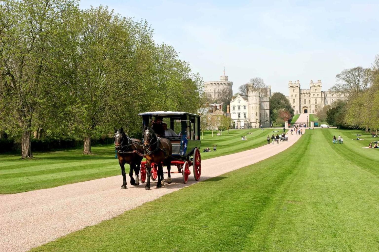 Charming 2 Bed Free Residents Parking And Private Garden Legoland Ascot Castle Thorpe Park Heathrow Airport Windsor