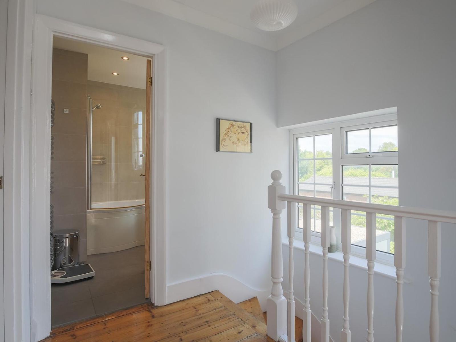 20hr - Spacious 5 Sleeper In - Parking Garden Pass The Keys Holiday home *