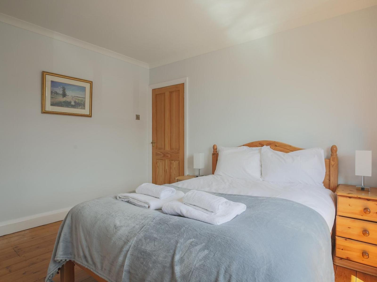 Holiday home 20hr - Spacious 5 Sleeper In - Parking Garden Pass The Keys