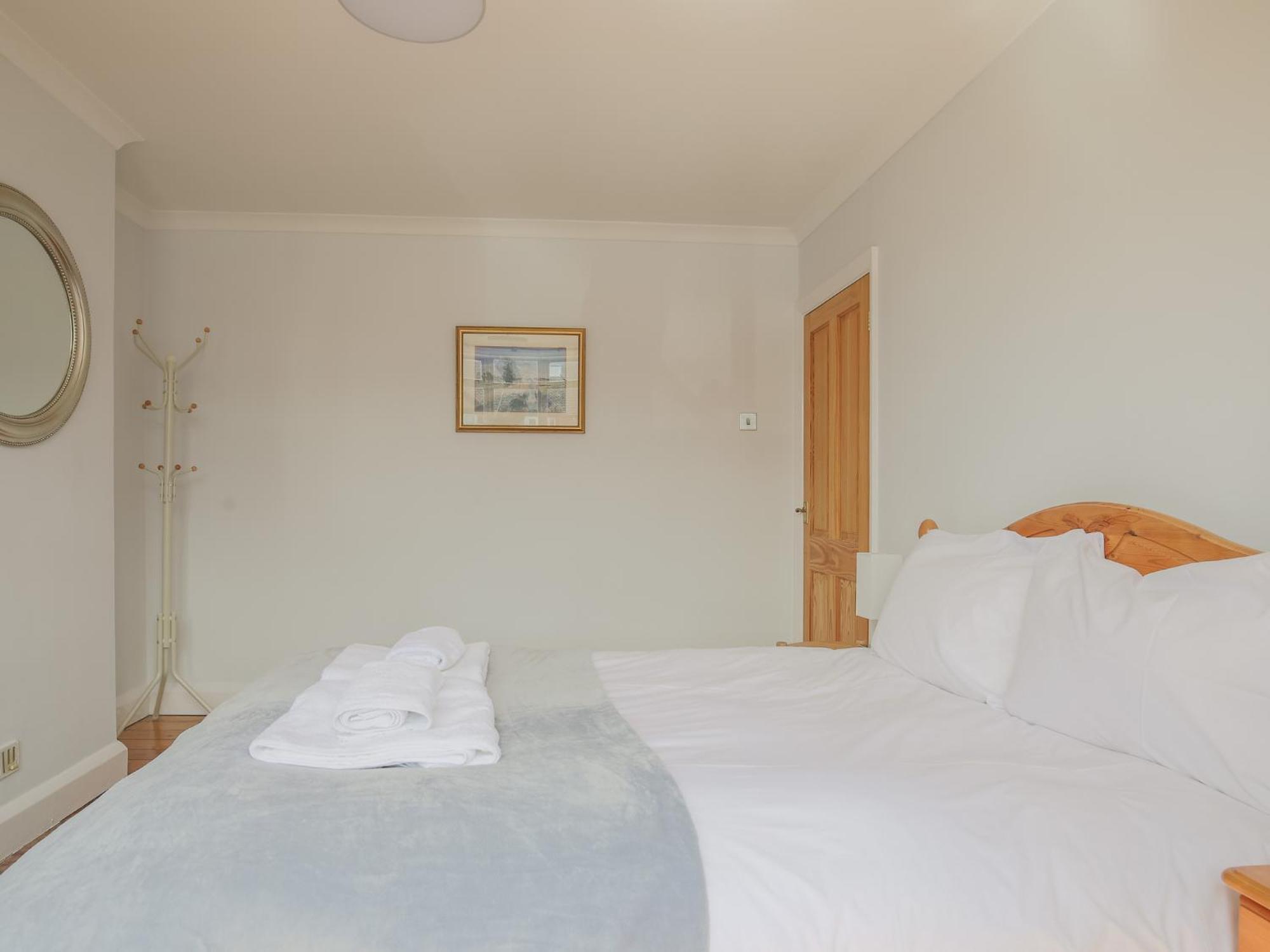 Holiday home 20hr - Spacious 5 Sleeper In - Parking Garden Pass The Keys Windsor