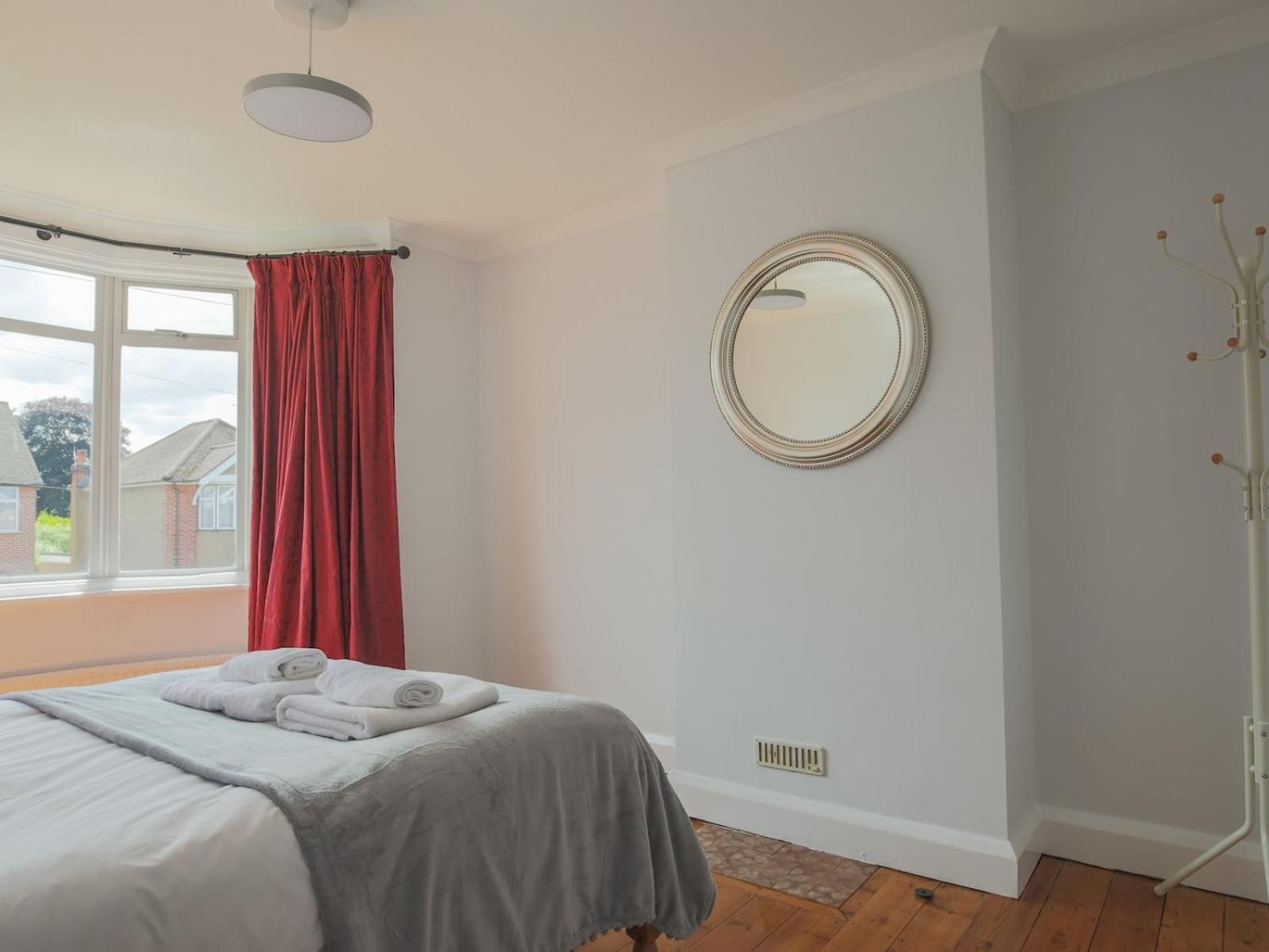 20hr - Spacious 5 Sleeper In - Parking Garden Pass The Keys *
