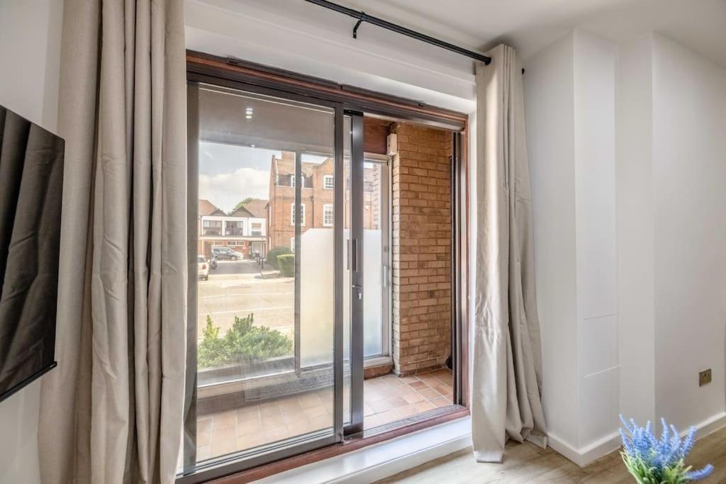 Cozy 2br, 2-min Walk To Castle Apartment Windsor