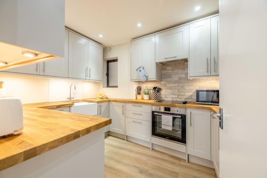 Apartment Cozy 2br, 2-min Walk To Castle
