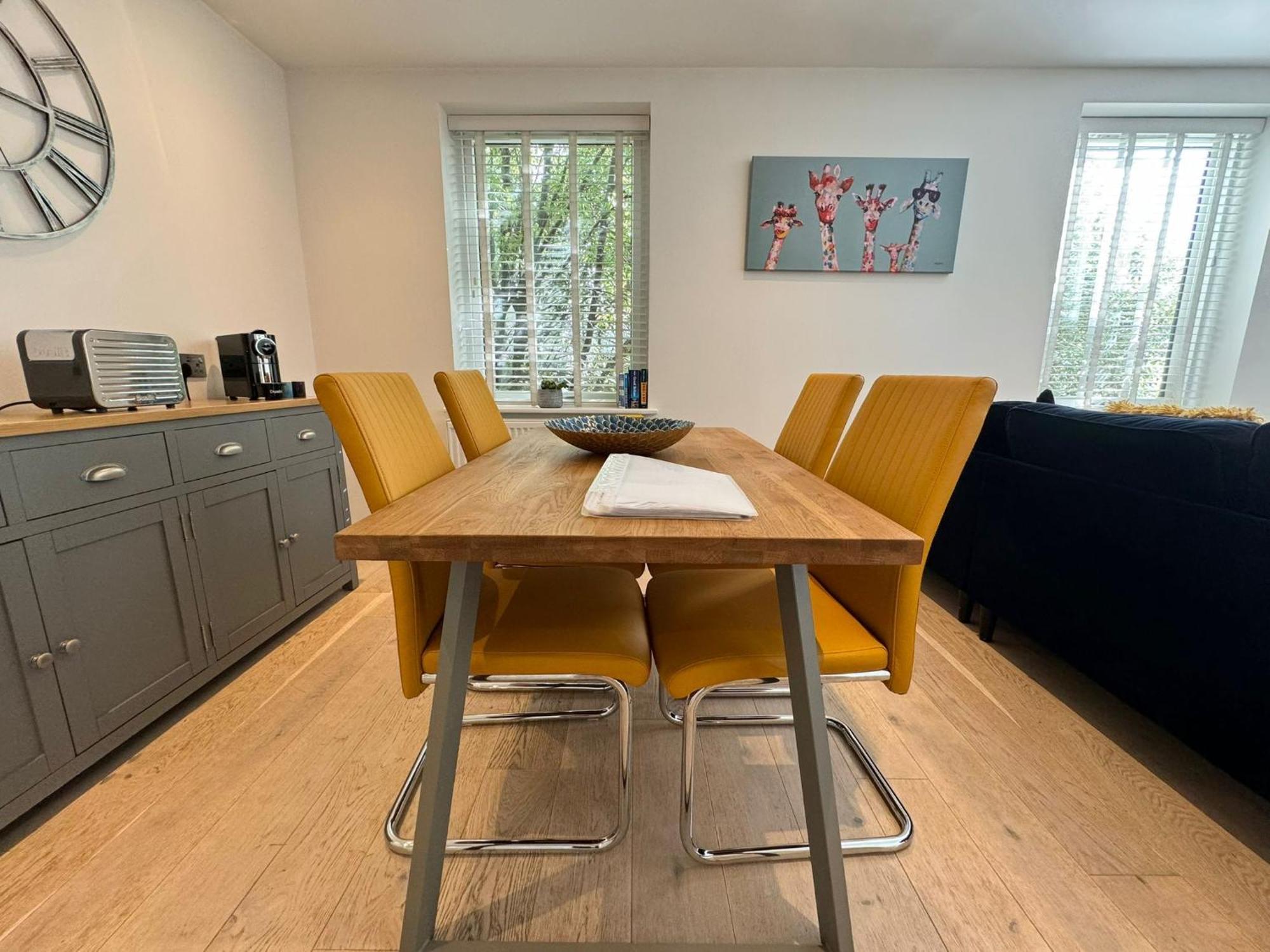 Apartment Spacious & Light 2bed, 2bath In The Heart Of