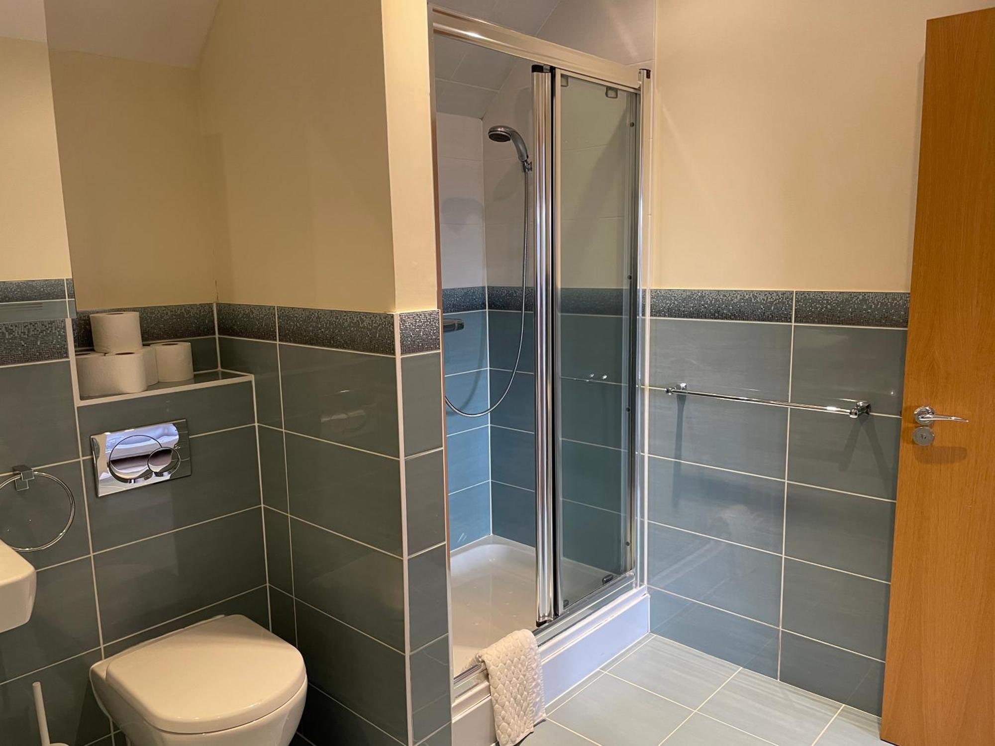 Homestay Floor En-suite Double Bedrooms With Great View Of Castle & Free Parking